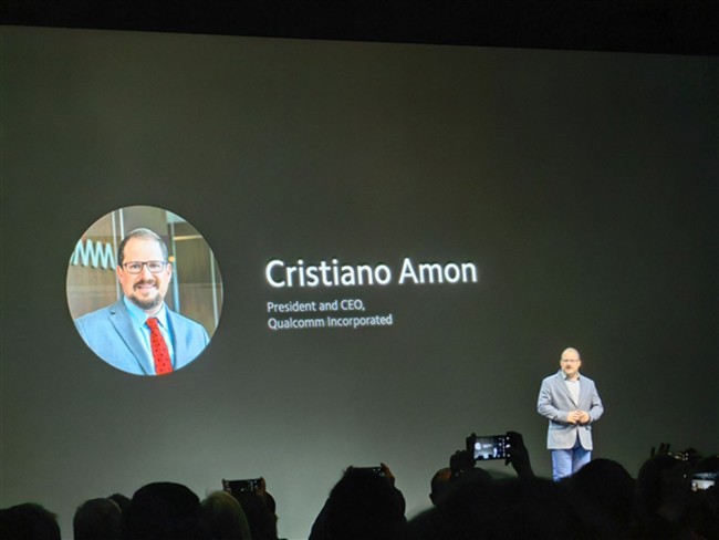 小米14亮相MWC 2024 起售价约合人民币7700多元