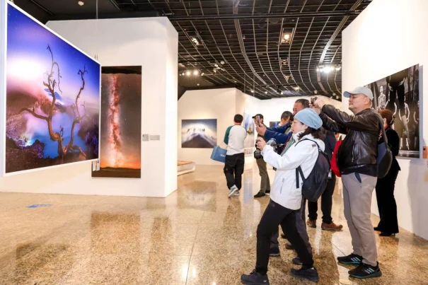 【新闻稿】超越瞬间，成就经典，2025北京国际摄影周佳能CPS会员摄影展开幕暨会员之夜活动在京举行996 拷贝.jpg