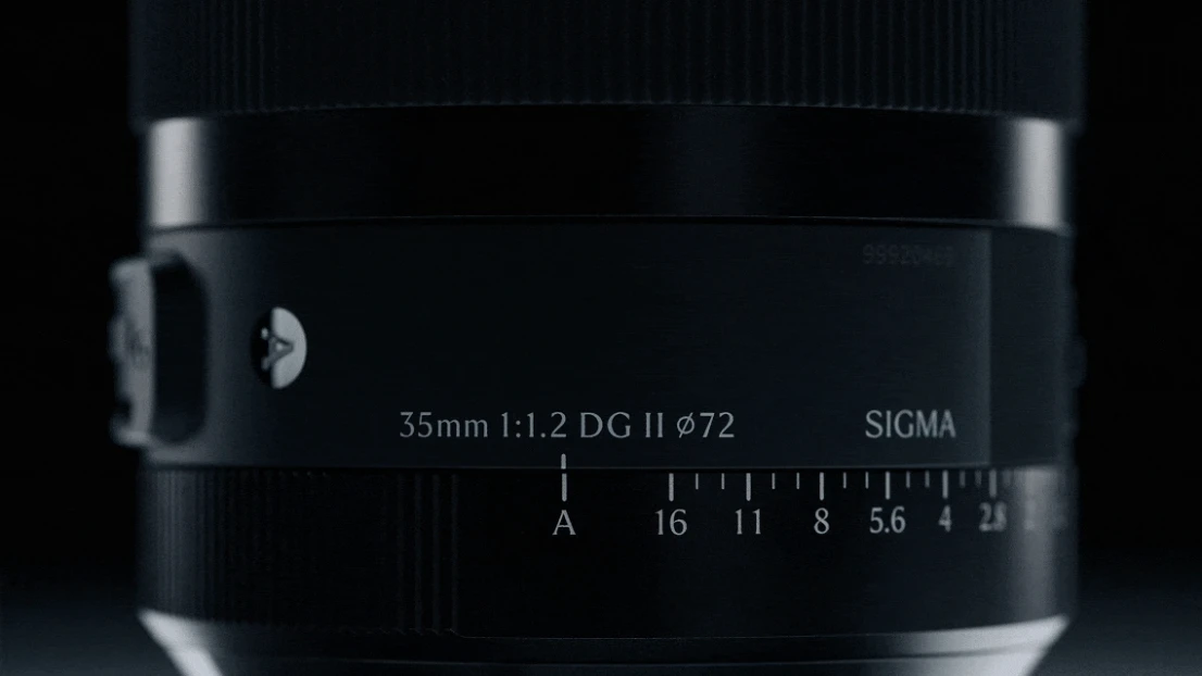 定稿_ 370_新品发布推文_35mm_F1.2_DG _20251589 拷贝.jpg