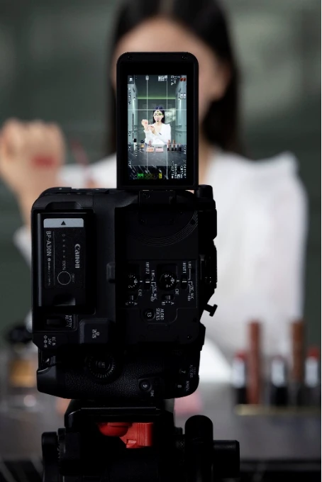 20241128_1732780689996686.jpg 【新闻稿】佳能“佳直播”发布直播2 拷贝.0解决方案,引领品质直播新发展1303.jpg