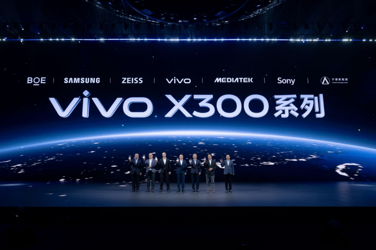 【vivo新闻】重构移动影像体验，vivo+X300系列发布，售价4399元起1234 拷贝.jpg
