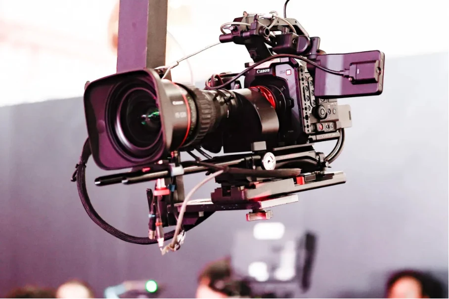 20250508_1746686054583150.jpg 【案例稿】电影机讯道化直播的新应用,“佳直播PRO”电影机讯道化直播解决方案打造秀场视听新风尚1114 拷贝.jpg