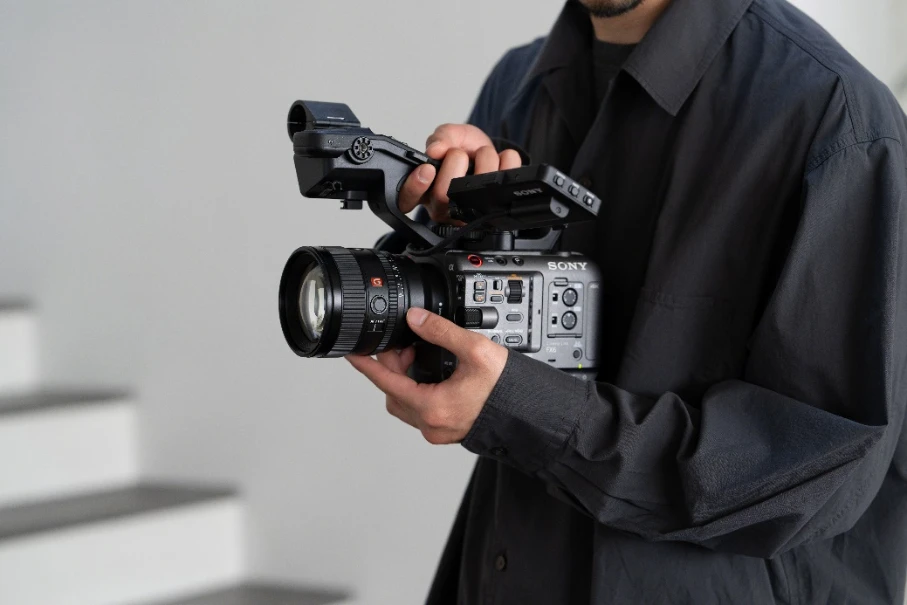 索尼轻量化人像定焦G大师镜头FE 85mm F1 拷贝.4 GM II发布1533.jpg