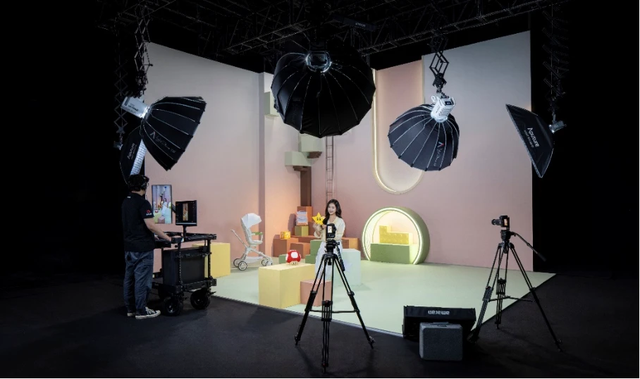 20241128_1732780846877717.jpg 【新闻稿】佳能“佳直播”发布直播2 拷贝.0解决方案,引领品质直播新发展2103.jpg