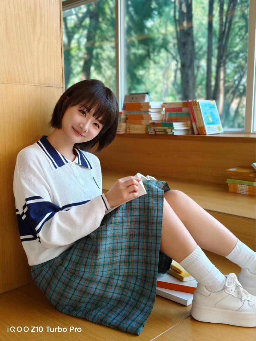 【iQOO新闻】无双芯不Turbo， “越级先锋”iQOO Z10 Turbo系列亮相2405 拷贝.jpg