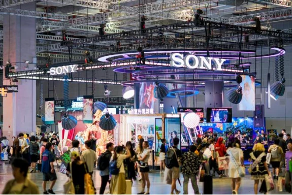 0912索尼微单十五周年综合稿1852 拷贝.jpg