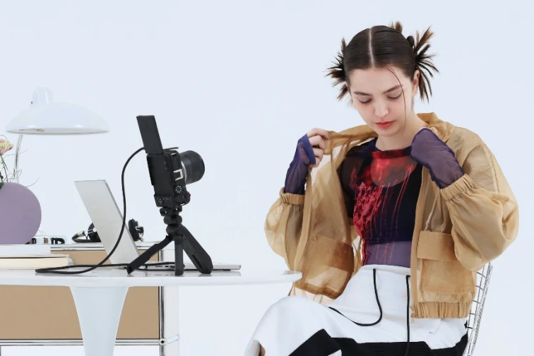 20250327_1743063109933309.jpg 【新闻稿】佳能推出创意视频机EOS R50 V(1)3085 拷贝.jpg