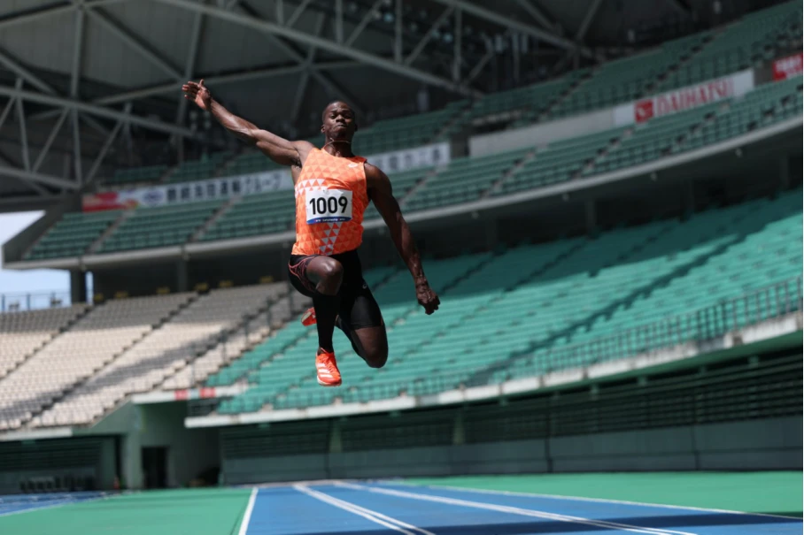 以此版为准【新闻稿】超越不止 再创1系辉煌 佳能发布旗舰全画幅专微相机EOS R11235 拷贝.jpg