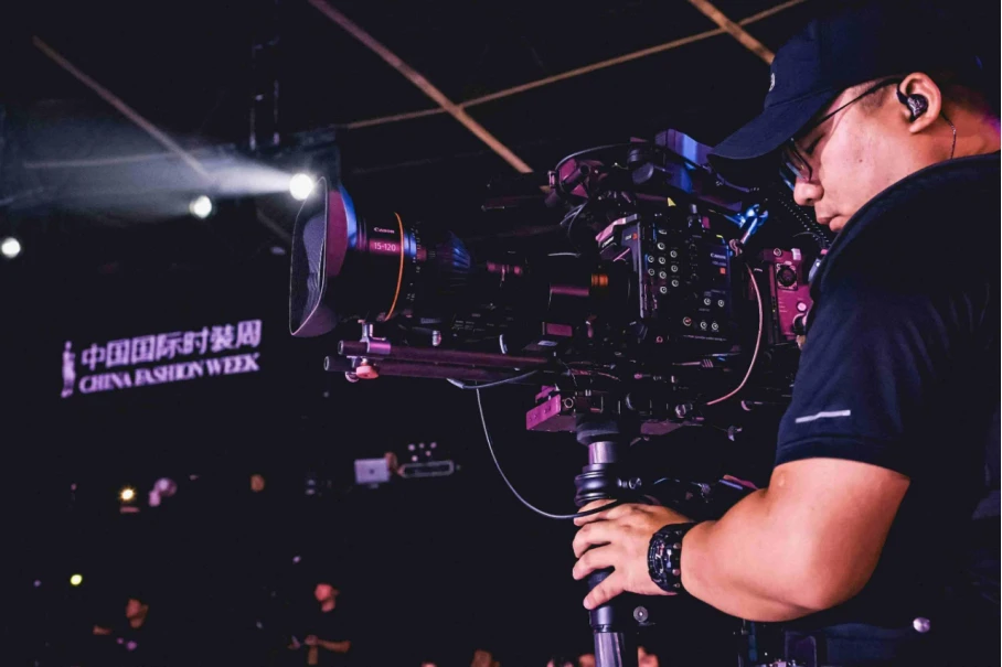 20250924_1758699246910463.jpg 【案例稿】高质感与高效率并行:佳直播PRO助力中国国际时装周闭幕大秀圆满收官3241 拷贝.jpg