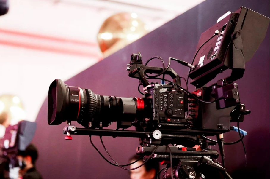 20250508_1746686059769376.jpg 【案例稿】电影机讯道化直播的新应用,“佳直播PRO”电影机讯道化直播解决方案打造秀场视听新风尚1153 拷贝.jpg