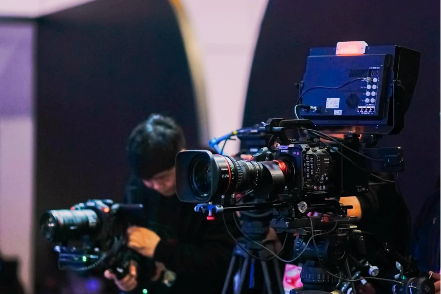 20250508_1746686097601556.jpg 【案例稿】电影机讯道化直播的新应用,“佳直播PRO”电影机讯道化直播解决方案打造秀场视听新风尚3721 拷贝.jpg