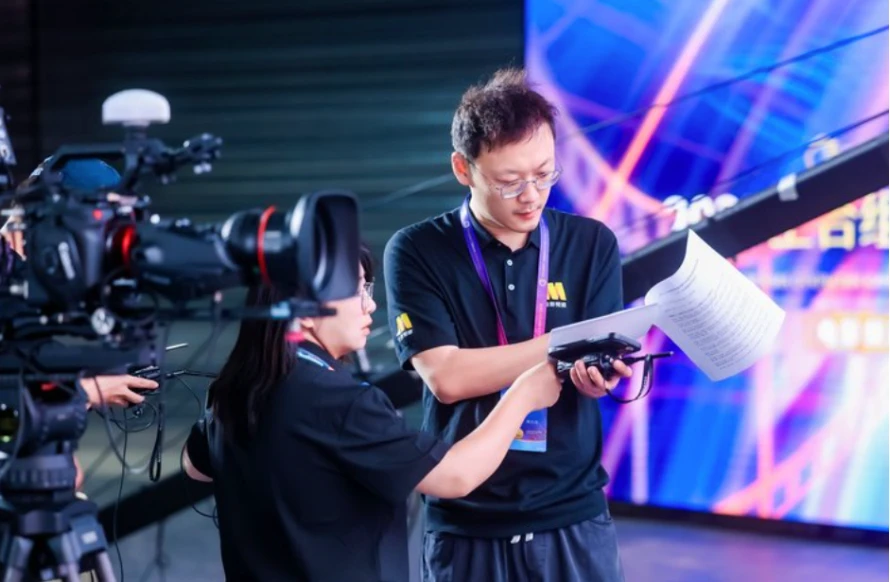 20250716_1752637354855084.jpg 【案例稿】CCTV6电影频道融媒体中心携手“佳直播PRO”,助力上合组织国家电影节部署电影机直播369 拷贝.jpg