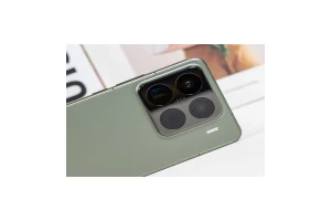 小米15 Pro荣获PChome 2024卓越人气旗舰手机奖项