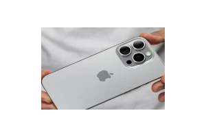 库克：苹果产品暂时不涨价 成本增加9亿美元