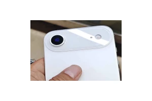 苹果iPhone 17 Air机模上手 摄像头太凸了