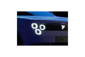 蔚来萤火虫三眼大灯引争议：李斌否认参考iPhone