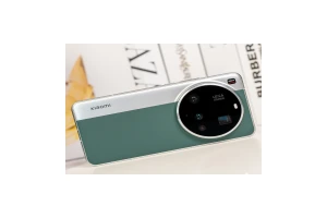 并驾齐驱 华为Mate 70系列销量逼近小米15系列