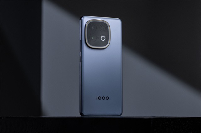 iQOO Z10 Turbo+评测：续航和性能我全都要