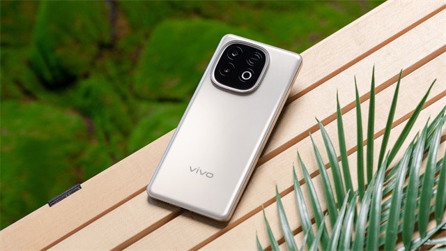 vivo Y300 GT体验评测：Y系列史上最强性能 耐用铁三角更安心