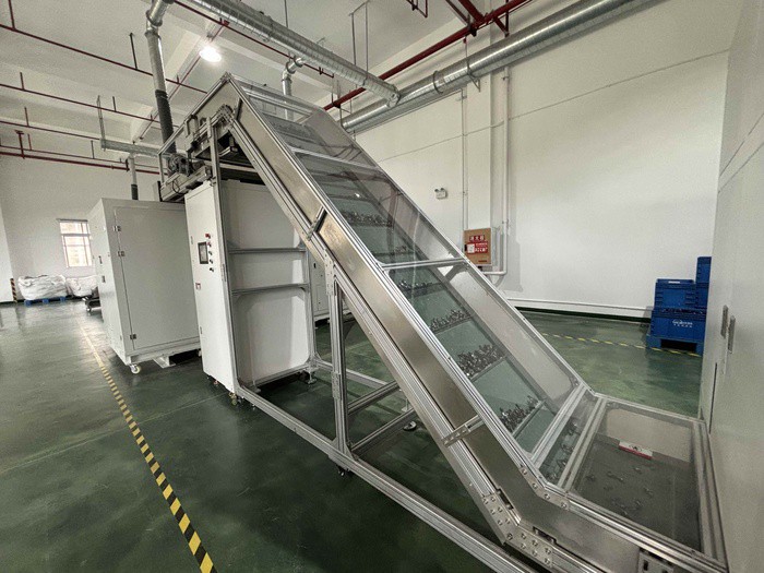 苹果中国工厂回收机器人首次露面，规避了哪些电子回收弊端？