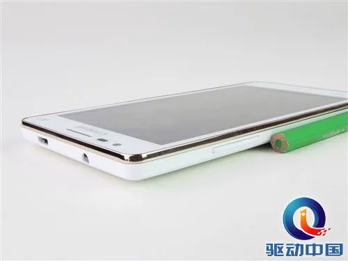 4G网络/5英寸大屏/四核 酷派8720L评测 