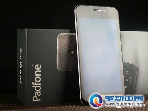 图：华硕PadFone正面相当的帅气