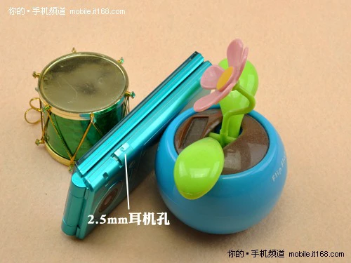 800万像素+2.5mm耳机孔