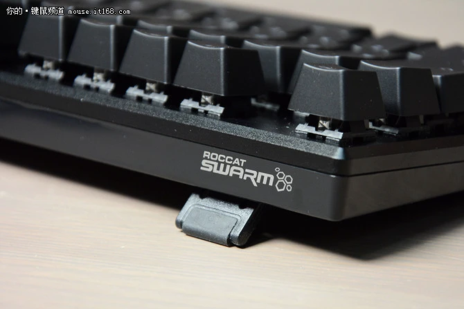 细节：金属材质 彰显质感