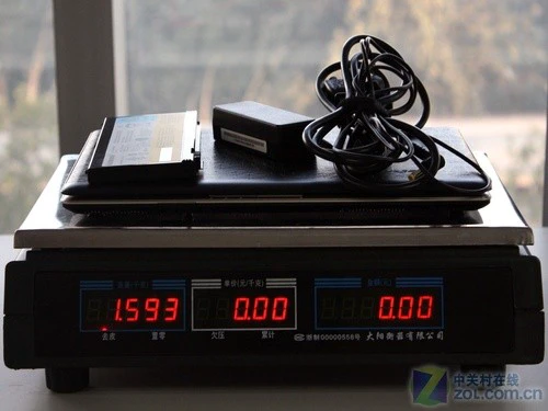 秒杀上网本 轻薄时尚联想双核U150评测 