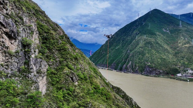 大疆运载活动开放日:四川甘孜见证FC100破解山地运输难题
