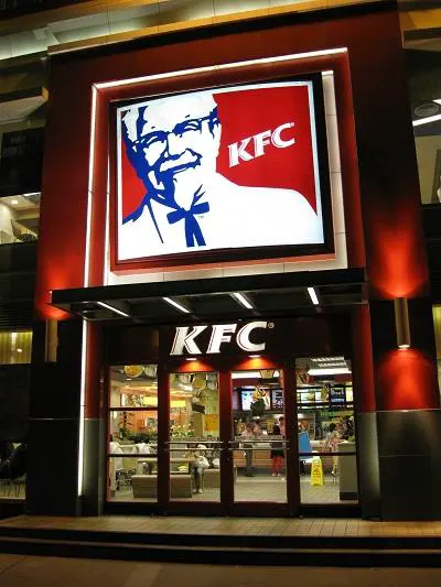 时尚可爱不乏精致小巧佳能E1详尽评测(12)