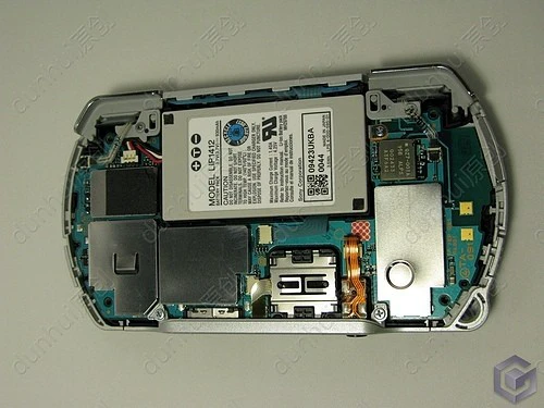 这个激情了 PSP go实机完全拆解大评测 