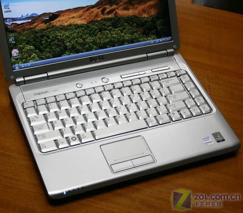 圣诞节的礼物 白色版戴尔1420唯美评测 