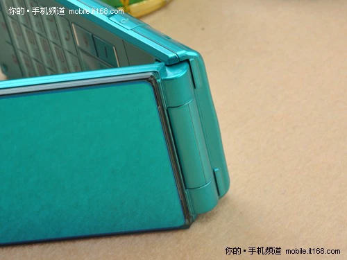 800万像素+2.5mm耳机孔