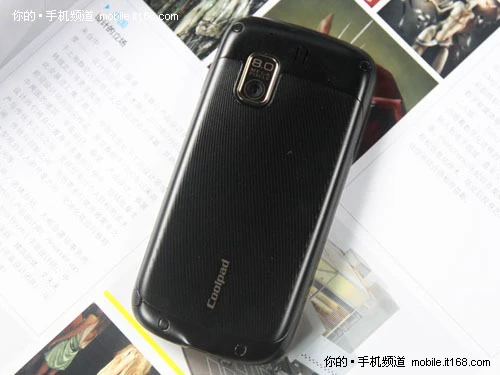 双外屏+800W像素 TD旗舰机酷派8910图赏