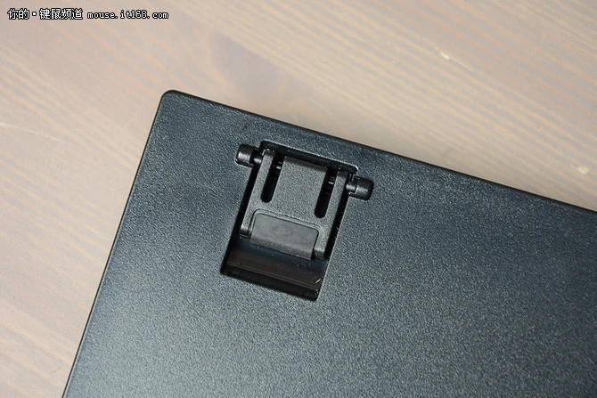 细节：金属材质 彰显质感