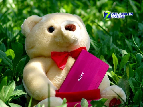 时尚代言内外兼修 奢华卡片索尼T700评测 时尚代言内外兼修 奢华卡片索尼T700评测