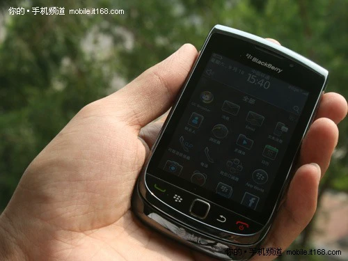 黑莓9800正面外观设计