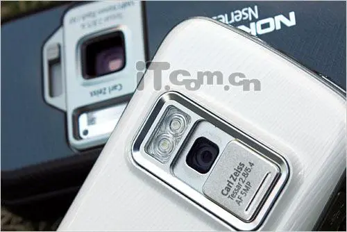 N系列直板王诺基亚N79与N82对比评测(7)