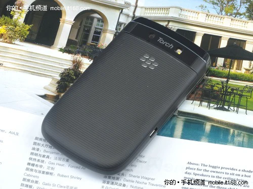 机身侧面背面细节