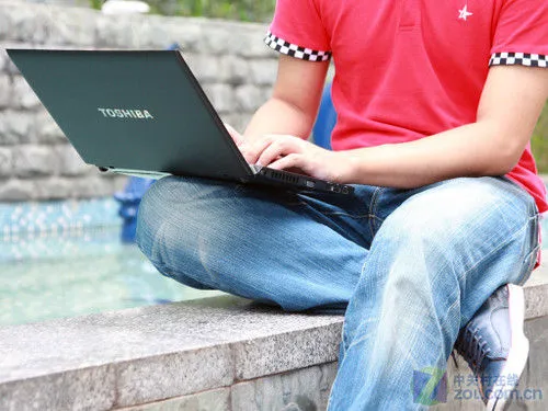 轻薄有型 东芝Portégé R700体验式评测