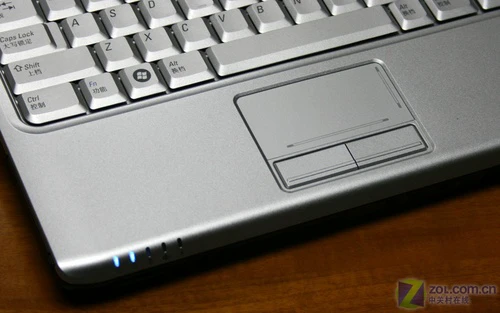 圣诞节的礼物 白色版戴尔1420唯美评测 