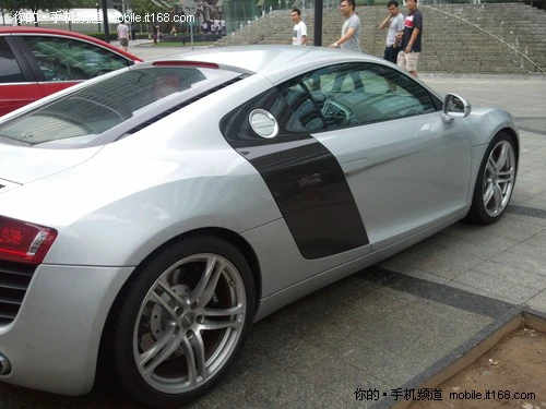 500万像素强悍拍照+720P高清摄录