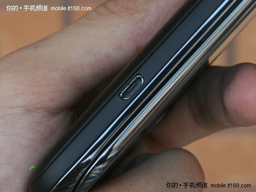 机身侧面背面细节