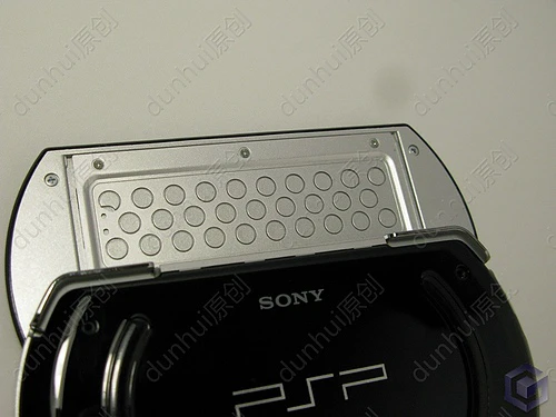 这个激情了 PSP go实机完全拆解大评测 