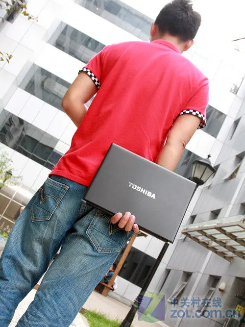 轻薄有型 东芝Portégé R700体验式评测