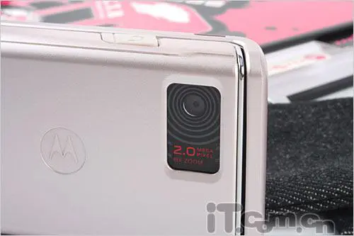 全新时尚外型摩托滑盖娱乐机ZN200评测(5)