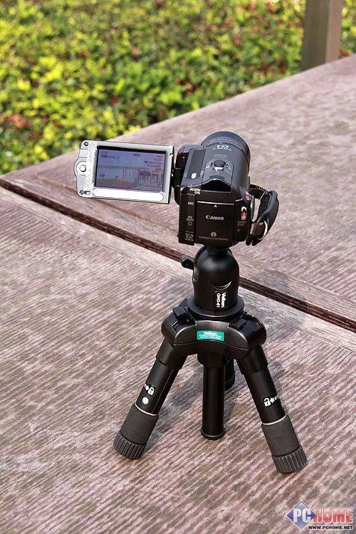 双模存储家用旗舰摄像机佳能HF11评测