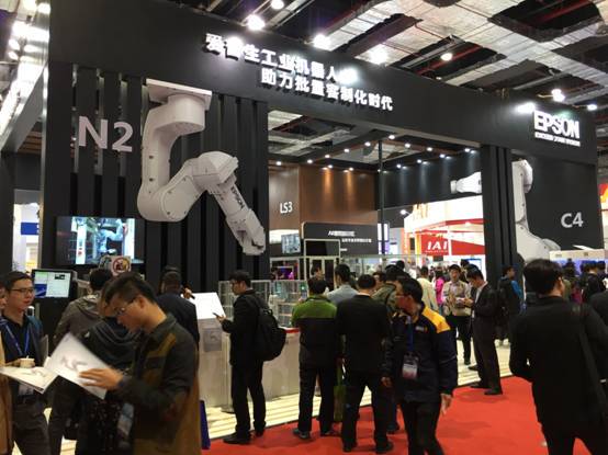 爱普生新型N2机器人惊喜亮相工博会 开启单元自动化时代
