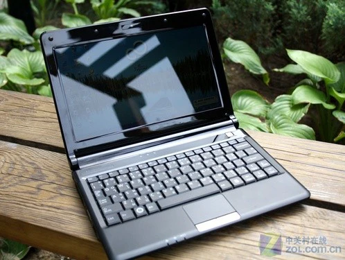 “无限大”时尚 富士通上网本M2010评测 
